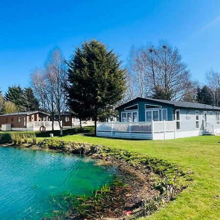Sutton Lodge With Hot Tub York Zewnętrze zdjęcie