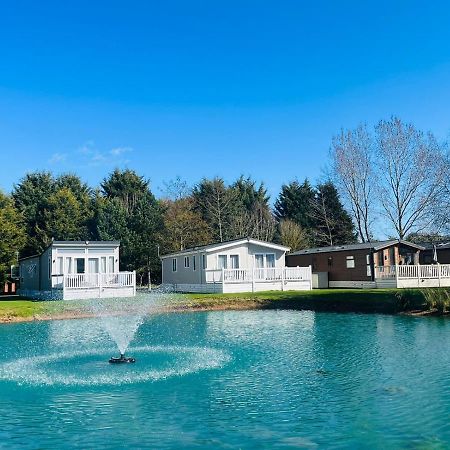 Sutton Lodge With Hot Tub York Zewnętrze zdjęcie