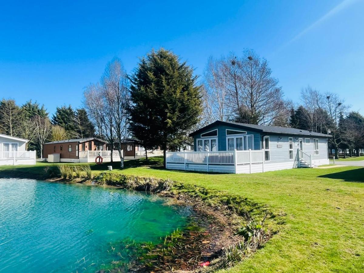 Sutton Lodge With Hot Tub York Zewnętrze zdjęcie