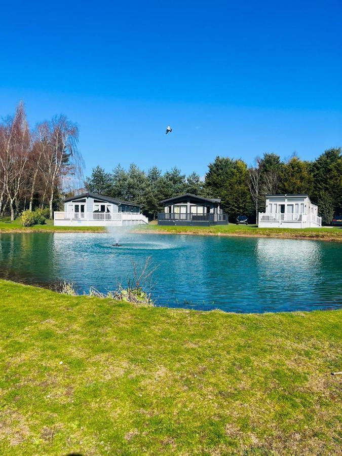 Sutton Lodge With Hot Tub York Zewnętrze zdjęcie